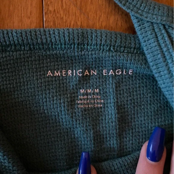 🛍️ 4/$25 Cropped tank - Picture 2 of 2